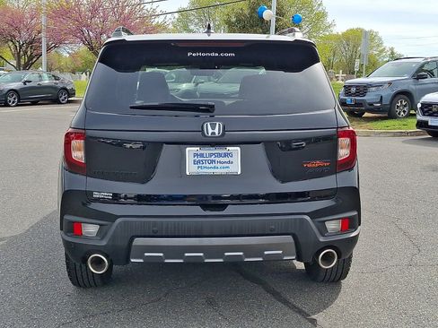 Used 2023 Honda Passport TrailSport image 5