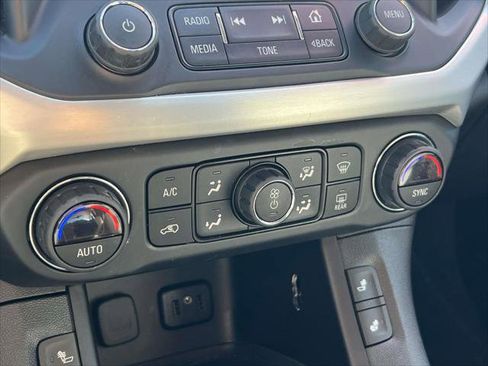 Used 2019 GMC Acadia SLT image 28