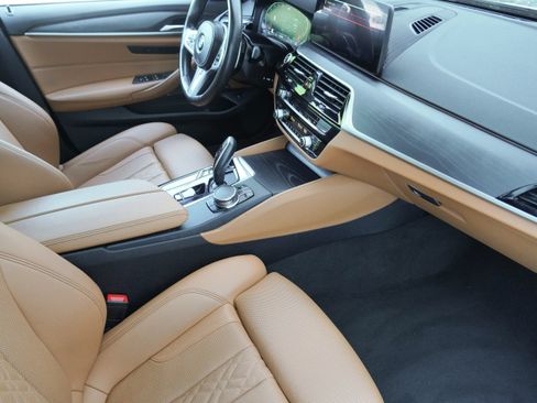 Used 2023 BMW 530i xDrive w/ M Sport Package AWD/4WD image 10