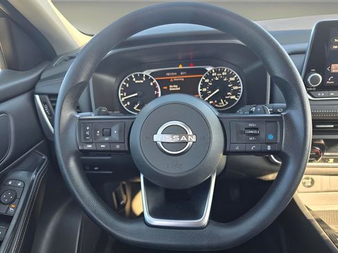 Used 2024 Nissan Rogue SV image 28