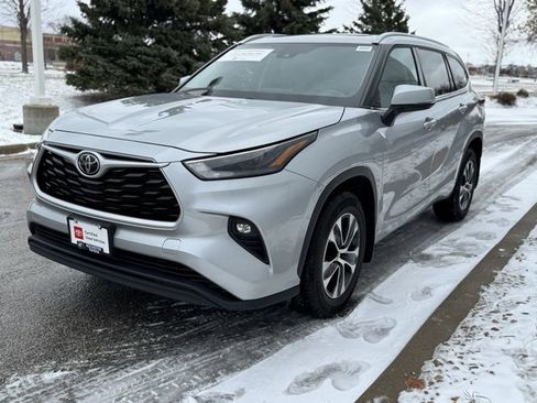 Certified 2022 Toyota Highlander XLE image 39