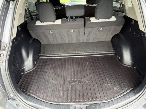 Used 2018 Toyota RAV4 XLE AWD/4WD image 23