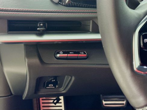 Used 2023 Chevrolet Corvette Z06 w/ Z07 Performance Package image 11