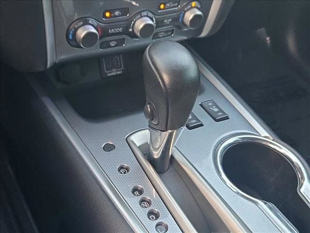 Used 2019 Nissan Pathfinder SL FWD image 12