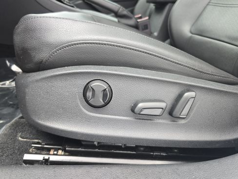 Used 2017 Volkswagen Passat 1.8T SE FWD image 28