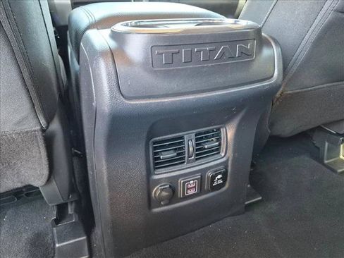 Used 2019 Nissan Titan SV w/ SV Convenience Package RWD image 16