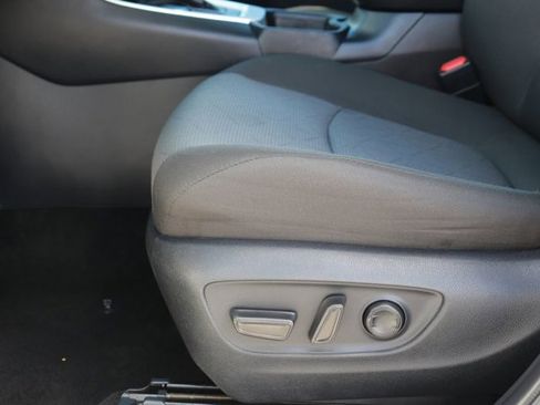 Used 2025 Toyota RAV4 XLE image 11