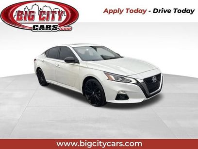 Used 2022 Nissan Altima 2.5 SR w/ Midnight Edition Package