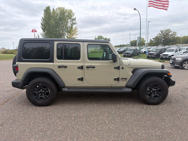 Used 2022 Jeep Wrangler Unlimited Sport AWD/4WD image 10