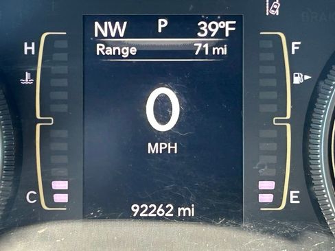 Used 2021 Jeep Cherokee Latitude Plus AWD/4WD image 18