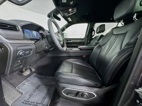 Used 2024 Jeep Wagoneer Series III image 15