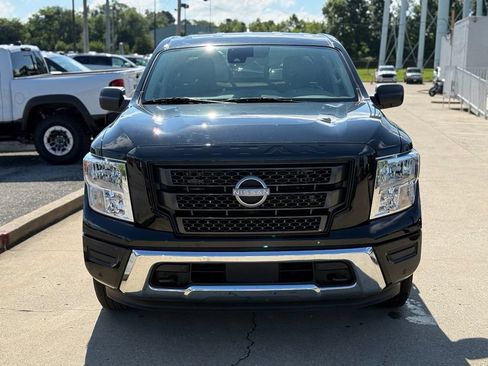 Used 2023 Nissan Titan SV w/ SV Convenience Package AWD/4WD image 3