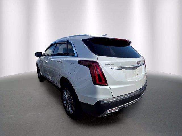 Used 2021 Cadillac XT5 Premium Luxury FWD image 2