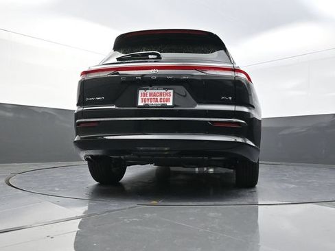Certified 2025 Toyota Crown Signia AWD/4WD image 35