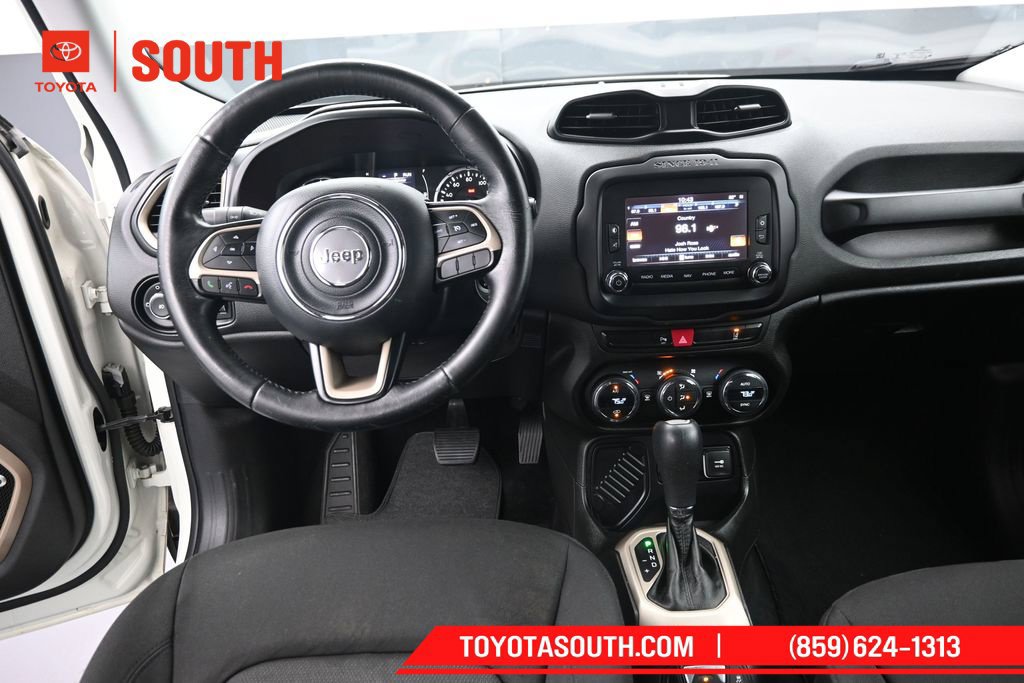 Used 2016 Jeep Renegade Latitude w/ Safety & Security Group FWD image 11