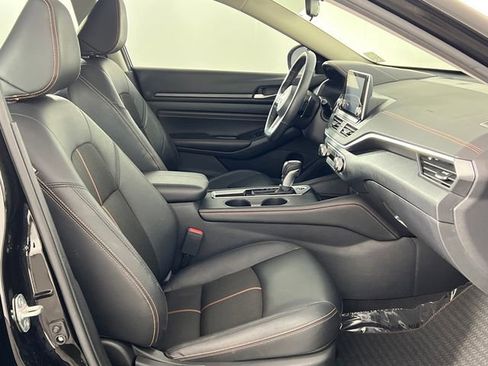 Used 2022 Nissan Altima 2.5 SR w/ Midnight Edition Package image 19