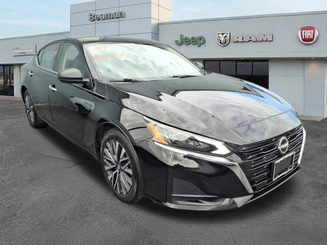 Used 2024 Nissan Altima 2.5 SV FWD image 4