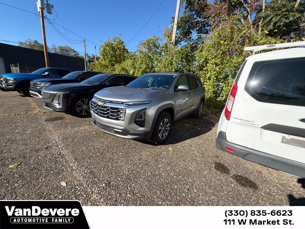 Used 2025 Chevrolet Equinox LT w/ Convenience Package II AWD/4WD image 1