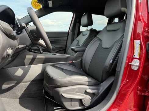 New 2026 Jeep Compass Latitude AWD/4WD image 15