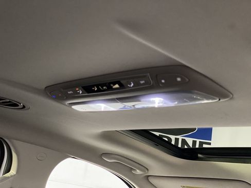 Used 2024 Kia Telluride EX w/ EX Captain's Chair Package FWD image 28