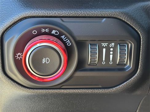 Used 2022 Jeep Wrangler Unlimited Sahara image 22