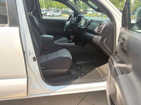 Used 2023 Toyota Tacoma TRD Off-Road w/ Advanced Technology Package AWD/4WD image 22