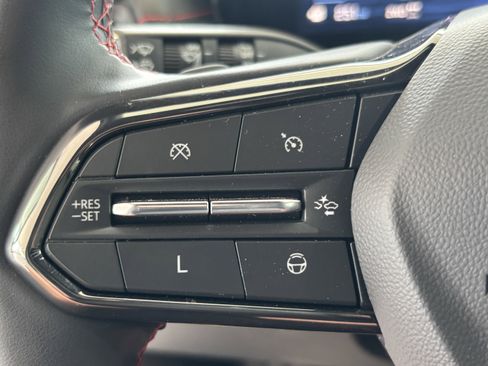 Used 2024 Chevrolet Traverse RS AWD/4WD image 10