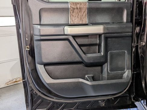 Used 2017 Ford F350 Lariat image 19