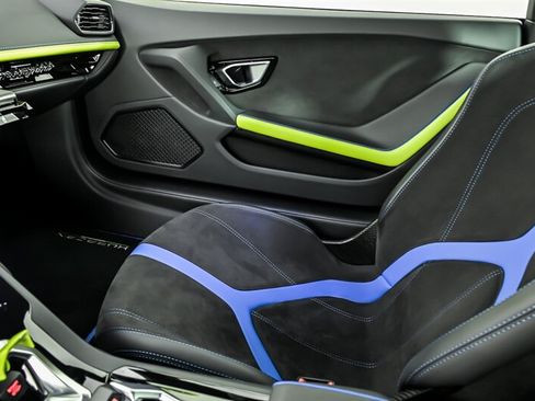 Used 2022 Lamborghini Huracan EVO RWD image 37