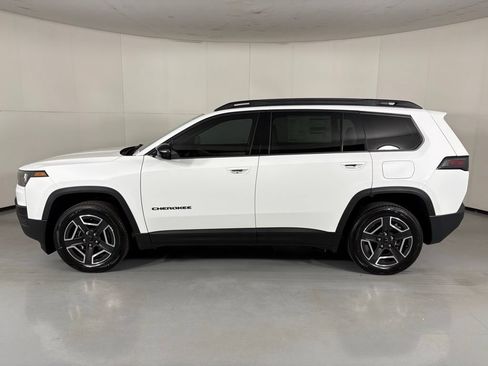 New 2026 Jeep Cherokee Laredo AWD/4WD image 5