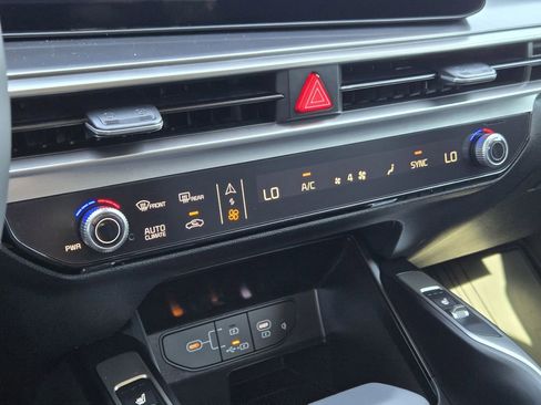 New 2026 Kia Sorento S w/ S Panoramic Sunroof Package image 16