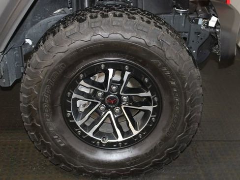 Used 2024 Jeep Wrangler Unlimited Rubicon w/ XTREMEE 35" Tire Package AWD/4WD image 34