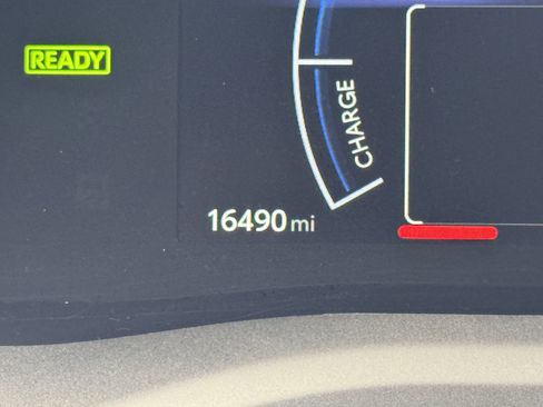 Used 2025 Toyota Camry SE image 24