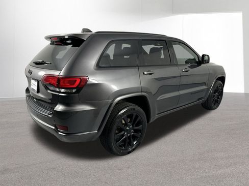 Used 2017 Jeep Grand Cherokee Altitude image 34