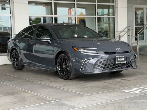 Certified 2026 Toyota Camry SE FWD image 8