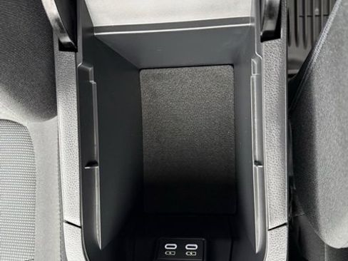 Used 2025 Toyota RAV4 LE image 30