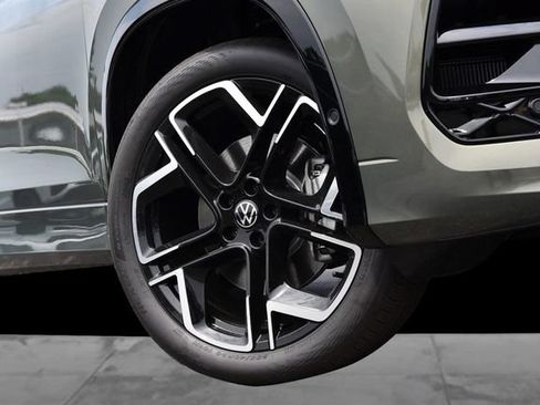 New 2026 Volkswagen Tiguan SEL R-Line AWD/4WD image 3