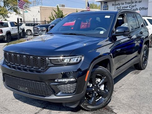 New 2025 Jeep Grand Cherokee Limited w/ Black Appearance Package image 3