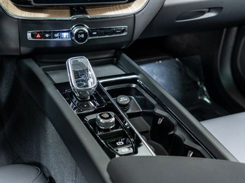 New 2026 Volvo XC60 B5 Plus w/ Climate Package image 20