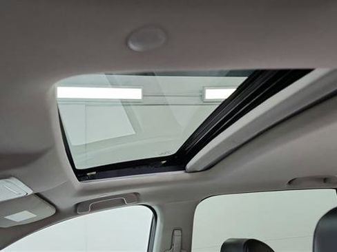 Used 2025 Honda CR-V EX-L image 17