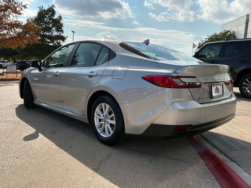 Used 2026 Toyota Camry LE FWD image 8