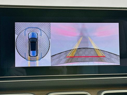 Used 2024 Mercedes-Benz GLS 580 4MATIC image 19