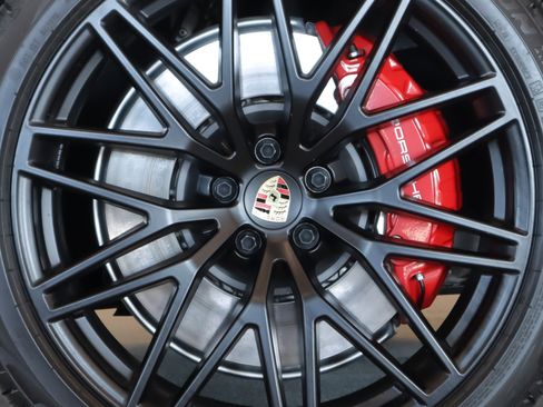 Used 2025 Porsche Macan GTS image 13