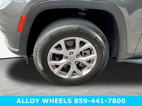 Used 2022 Jeep Grand Cherokee L Limited AWD/4WD image 7