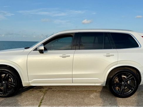 Used 2017 Volvo XC90 T6 R-Design w/ Vision Package AWD/4WD image 8