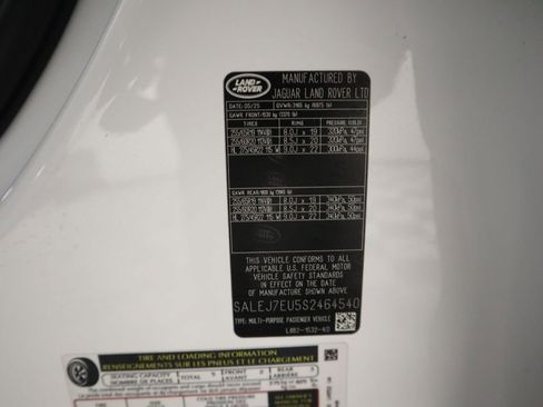 New 2025 Land Rover Defender 110 S image 34