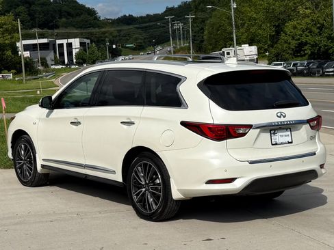 Used 2016 INFINITI QX60 FWD w/ Deluxe Technology Package image 4