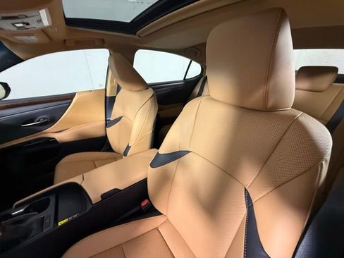 New 2025 Lexus ES 350 w/ Premium Package image 12