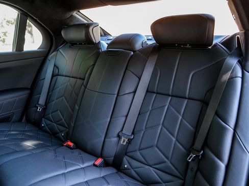 New 2025 BMW 760i xDrive w/ Executive Package image 33