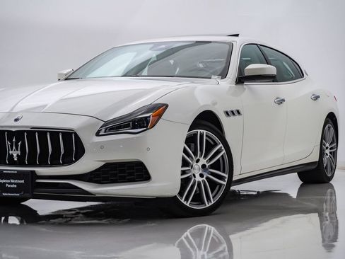 Used 2018 Maserati Quattroporte S Q4 AWD/4WD image 2